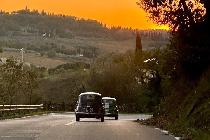 Tour self-drive della Fiat 500 d'epoca da Firenze: Sunset Drive e aperitivo