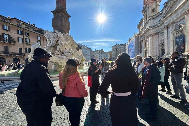 Wandeltocht met gids en ingang van het iconische tempelpantheon van Rome