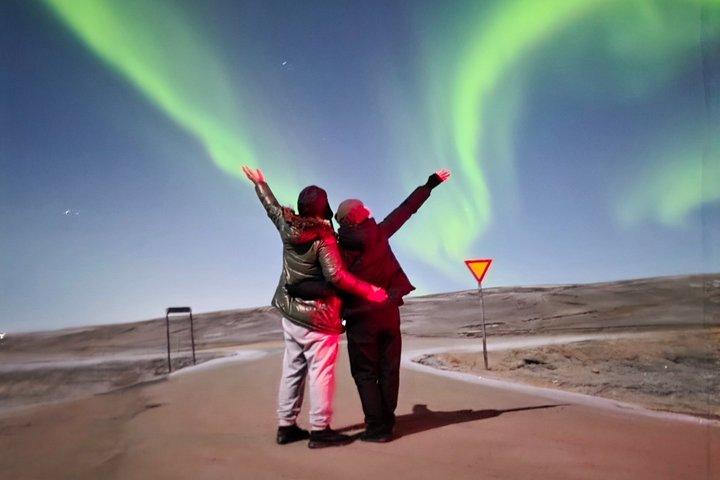 Visite d'une aurore boréale en Islande Expérience magique de nuit d'hiver