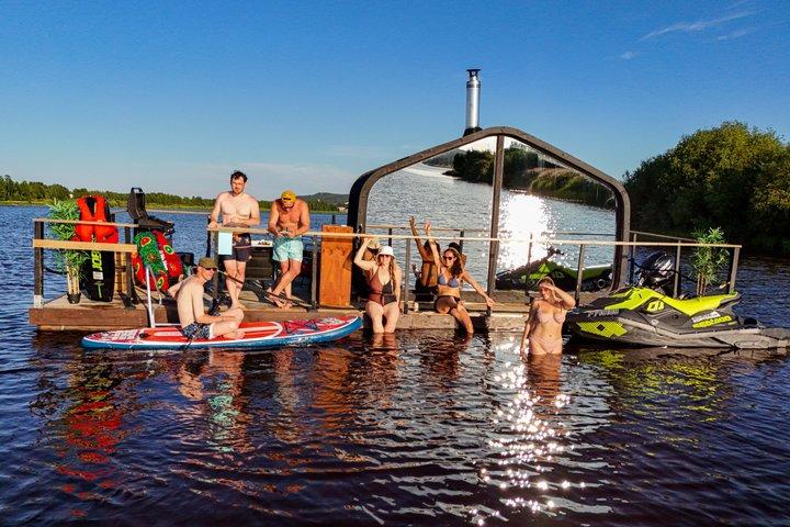 Halve dag/avond op een drijvende sauna, zwemmen en BBQ (privé)