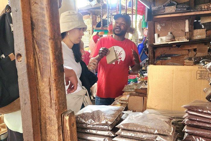 Arusha City Walking Tour: Mercados, Cultura e Pickup do Hotel
