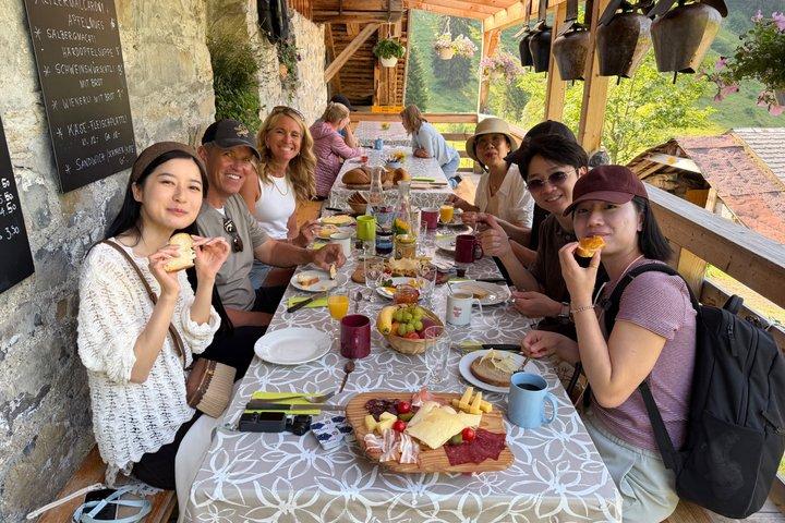 Interlaken Farm Tour Colazione svizzera e produzione di formaggi