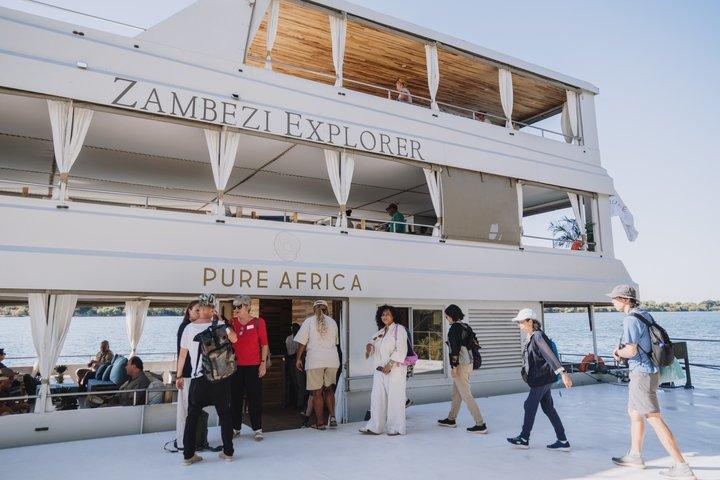 Crucero al atardecer por el río Zambezi desde Victoria Falls