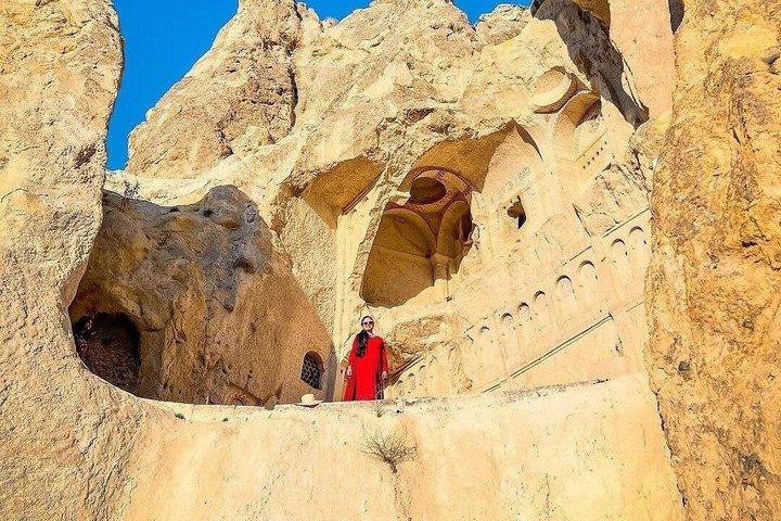 Cappadocia Red Tour Fairy Chimneys and Love Valley com almoço