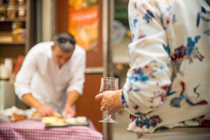 Paris Food Tour em ambos os bancos