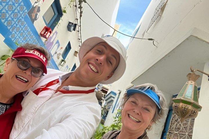 Tour privato di lusso di Tangeri con biglietto del traghetto e pranzo tradizionale