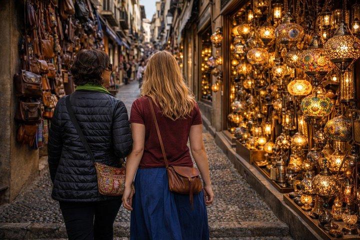 Golden Hour i Granada: Solnedgångsvandring med Play Granada