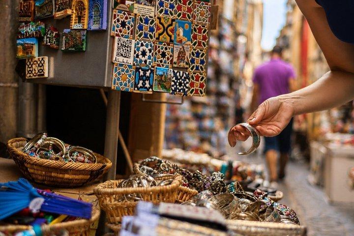 Golden Hour i Granada: Solnedgångsvandring med Play Granada