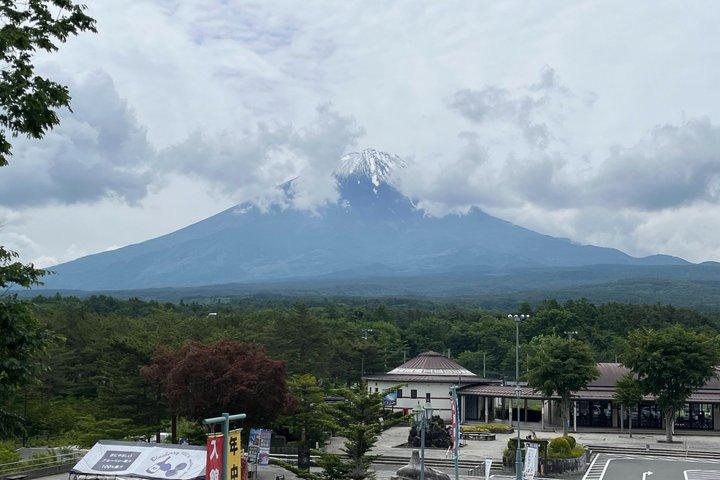 Chureito pagoden och fem sjöar i Mt Fuji