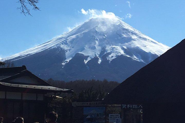 Chureito pagoden och fem sjöar i Mt Fuji