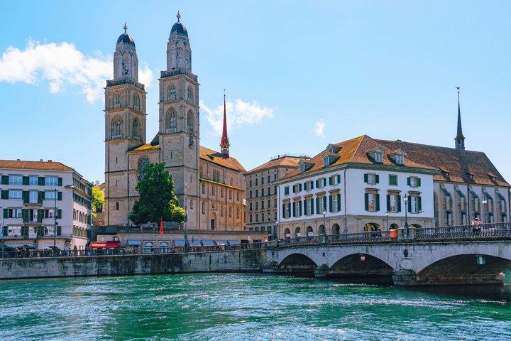 Zürich Schnitzeljagd & selbstgeführter Highlights-Rundgang