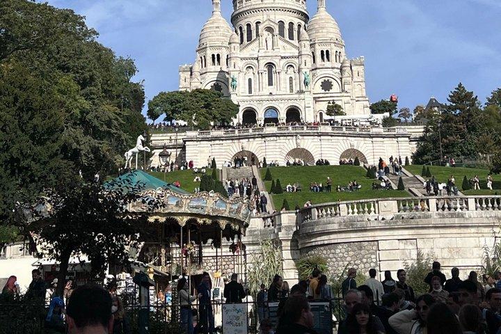 Parijs Montmartre speurtocht & zelfgeleide stadswandeling