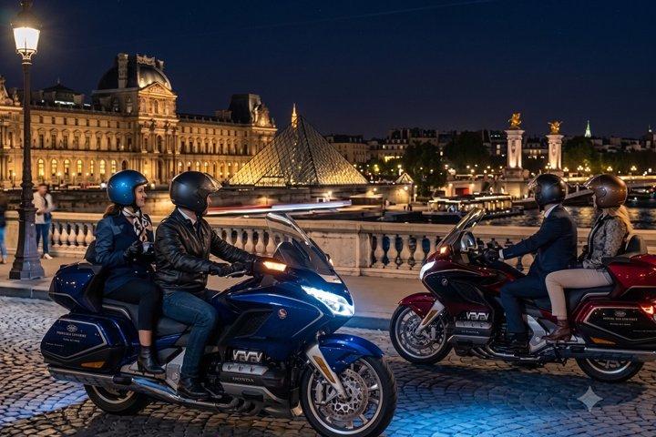 Visite privée de 2 heures en moto Honda Gold Wing Paris by Night