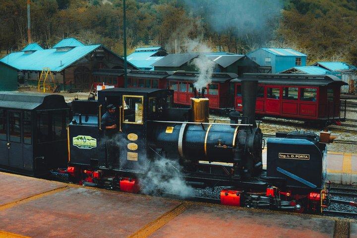 Tour al Parque Nacional Tierra del Fuego + Tren del Fin del Mundo