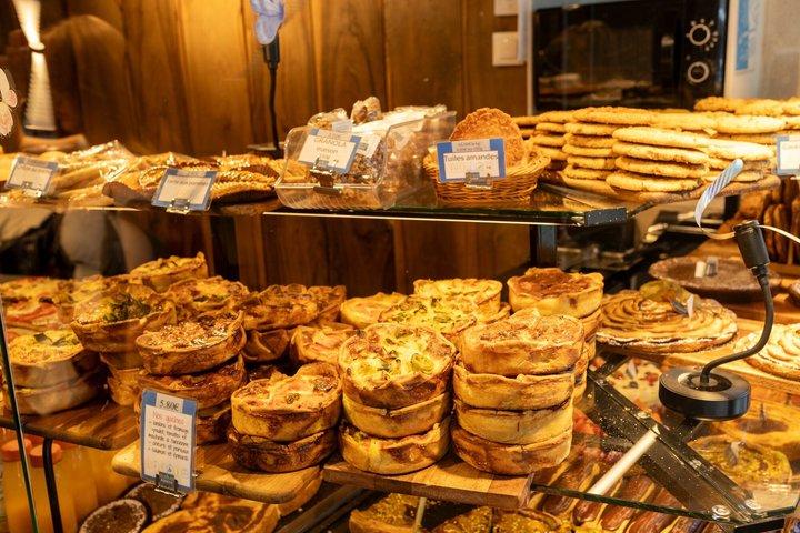 Tour gastronomico privato di Montmartre con vino, formaggi e dolci