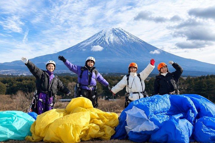 Tokyo: Mount Fuji Paragliding Experience With English Instructor