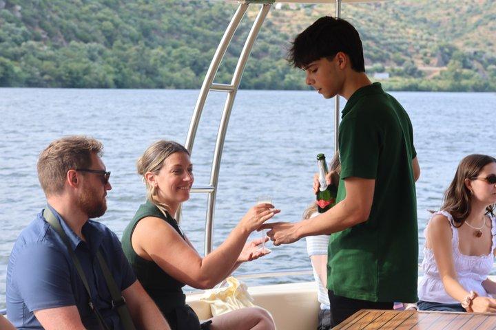 Vanuit Porto : Wijnbarbrunch in de Dourovallei + schilderachtige cruise