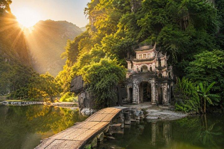 Da Ninh Binh: Bich Dong, Hoa Lu, Trang An, Mua Cave Small Group
