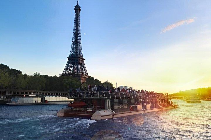 Paris Seine River Sightseeing Cruise med kommentar af Bateaux