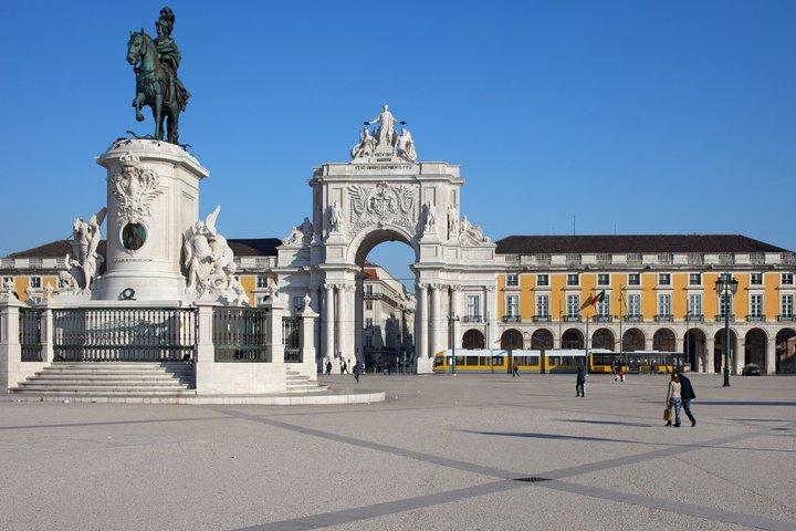 Lisbon Scavenger Hunt & Highlights Self-Guided Walking Tour