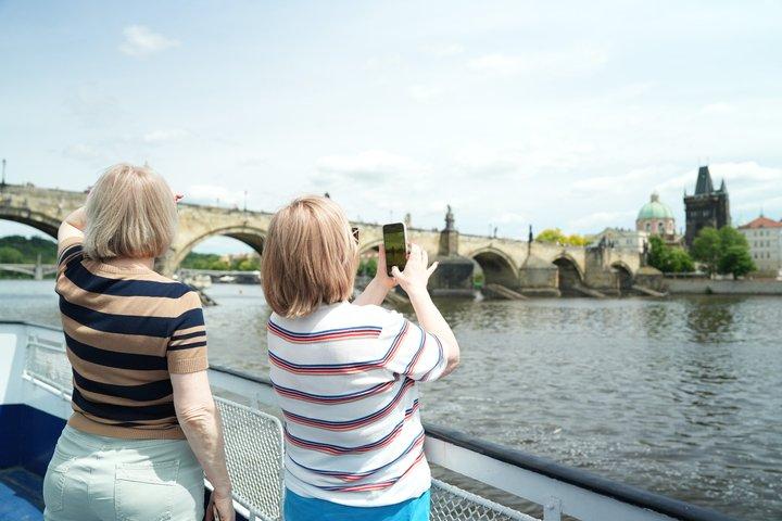 Prague Combo Castle Guided Tour, Bus and Optional Boat