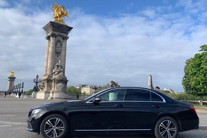Dîner croisière Paris Seine et Moulin Rouge avec chauffeur privé