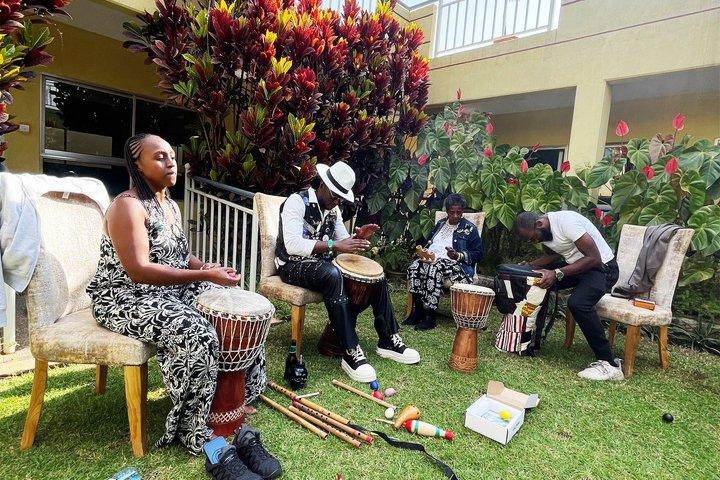 Leer djembe drummen & kook Keniaanse maaltijd met Senyor C-Jeys