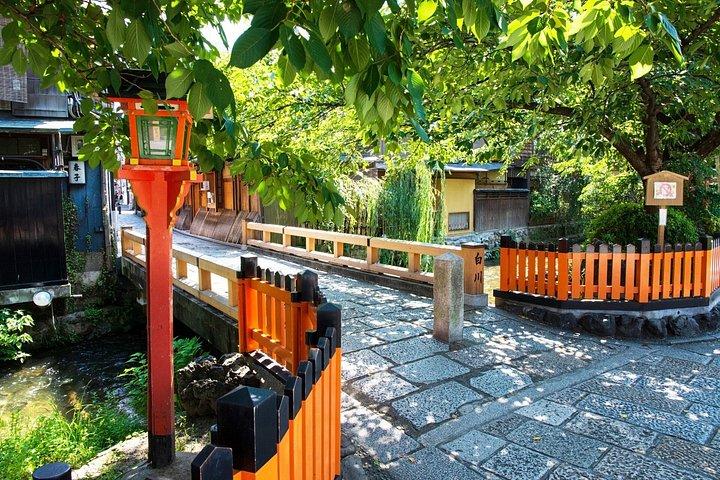 京都芸者街&隠れ家モーニングツアー