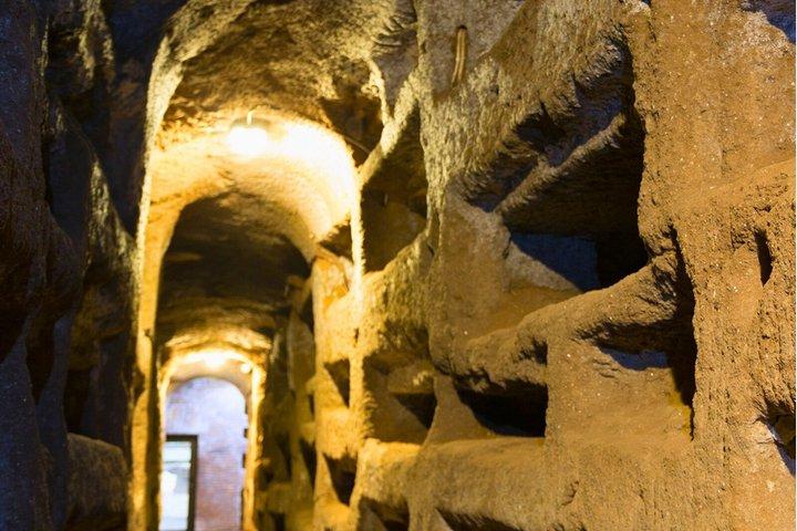 Tour delle Cripte delle Catacombe di Roma con trasferimenti