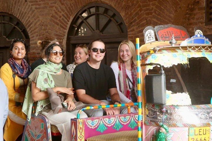 Lahore Private Tour : Fort, Walled City, Badshahi Moschee & Wagah