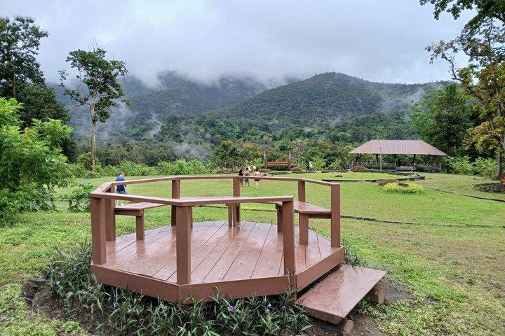 Visite Dantewada (Terra dos Anjos), Wat Ban Den, Sticky Waterfall