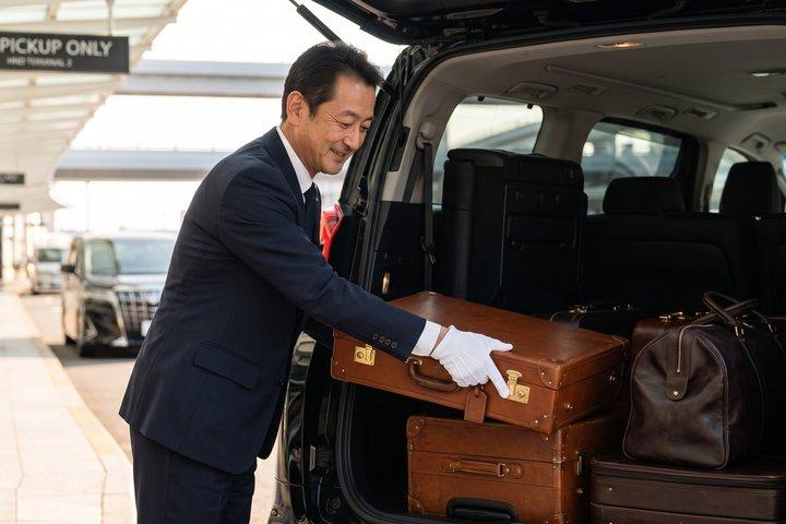 Tokyo: Haneda Airport (HND) Private Transfer to/from City Center