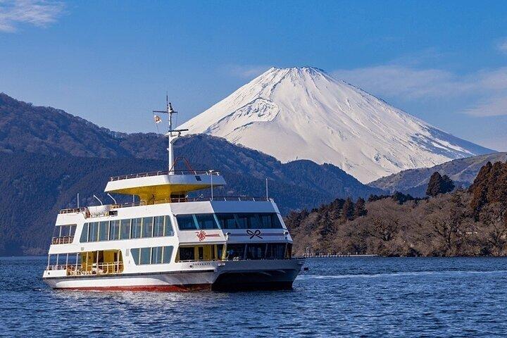 Hakone Private & Custom Day Tour with English Driver