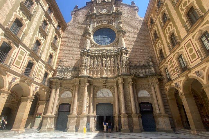 Montserrat & best winery private tour experience with a local expertise