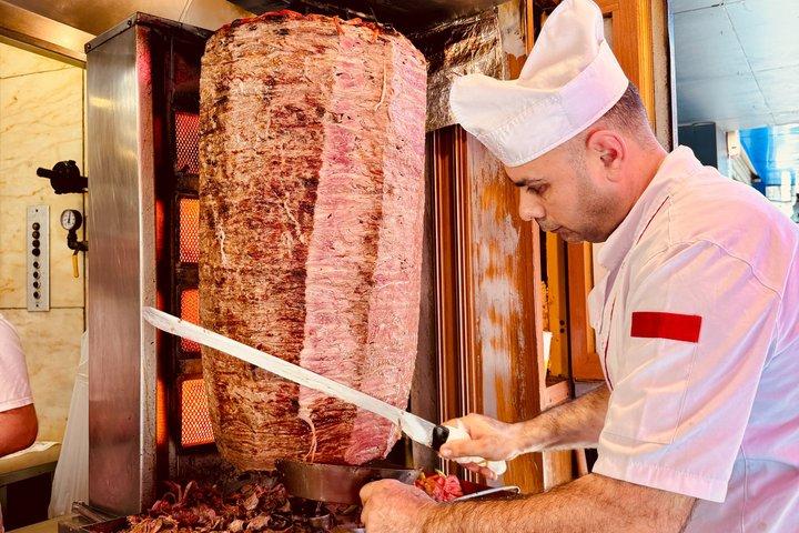Tour gastronómico nocturno por Estambul • Grupo pequeño • 10 + degustaciones