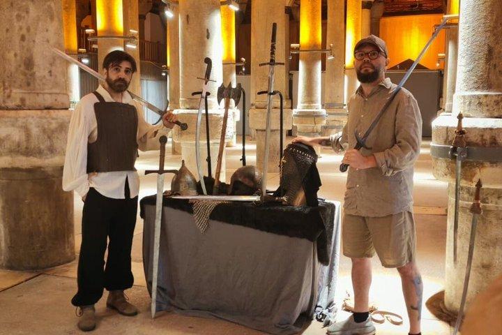 Treino de espada em uma cisterna de 1.600 anos