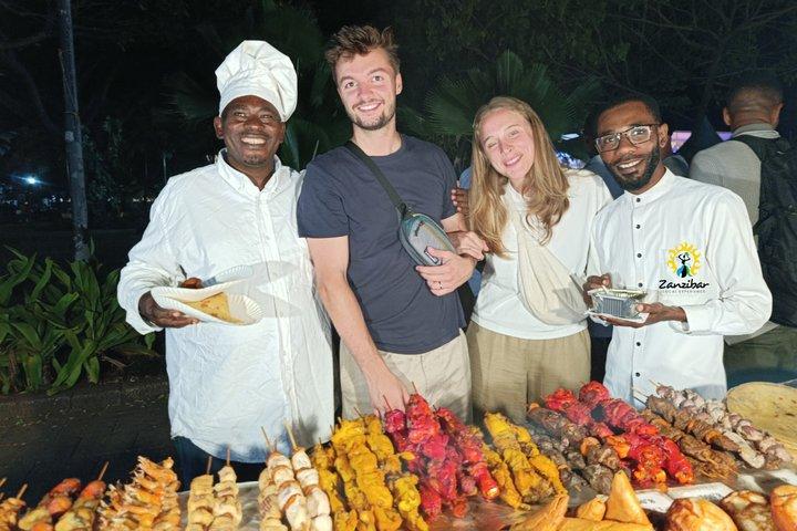 Tour a piedi serale di Stone Town con visita ai mercati alimentari