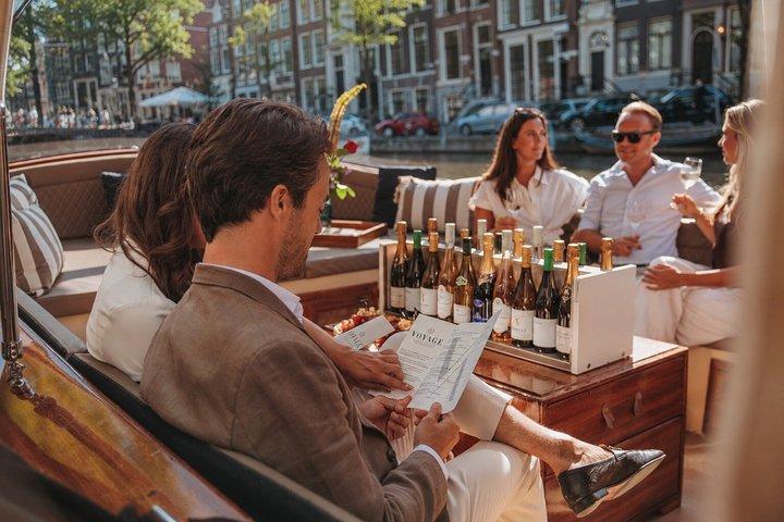 Amsterdam: 2-Hour Canal Cruise incl. Drinks & Dutch Snacks