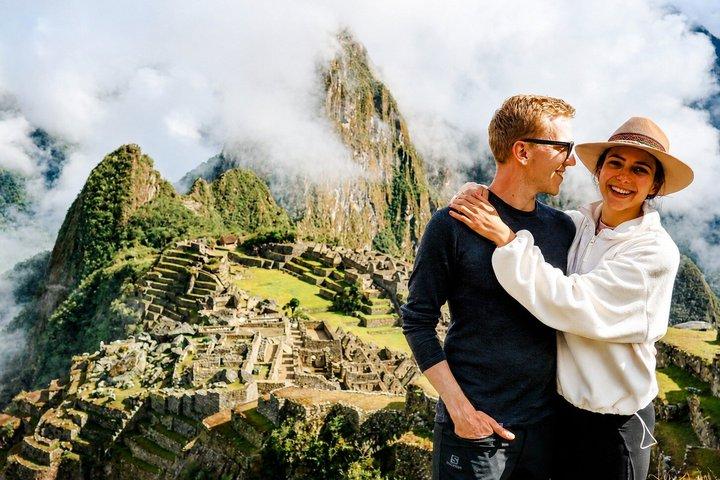 Sacred Valley VIP + Short Inca Trail to Machu Picchu 3 Days