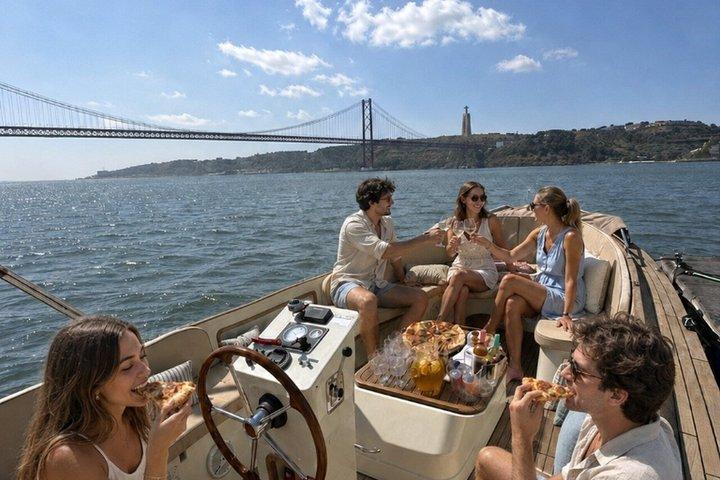 Lisbon Premium Cozy Boat with Pizza & Open Bar