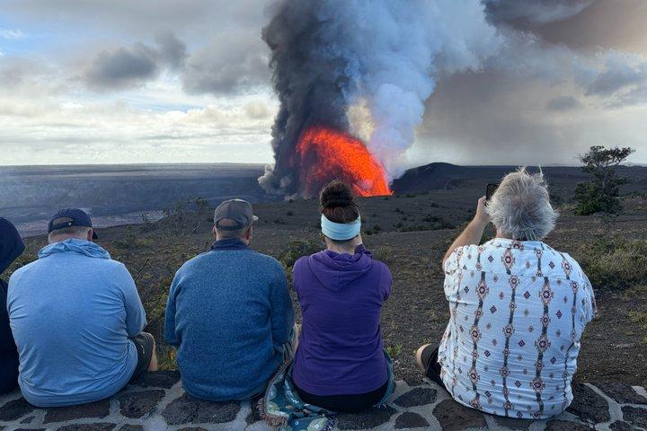 Hilo Shore Excursion: Besøg vulkan, vandfald, strand med frokost