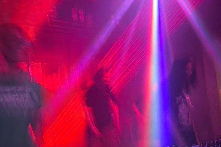 乾杯、ビール、そして恐れなし:上海バー巡り